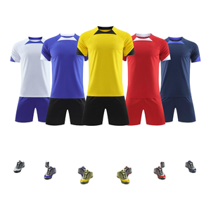 เสื้อฟุตบอลสีพื้นยอดนิยมปี 2026 ผ้าโพลีเอสเตอร์ 100% คอวี แห้งเร็ว ชุดฟุตบอลสำหรับผู้ชาย - Product Image 1