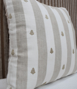 Funda de Almohada Decorativa de Lino 100% Bordada de Primera Calidad, Funda de Cojín de Lino para Decoración de Hogar de Lujo, Pedidos al por Mayor, Fabricante y Proveedor - Product Image 2