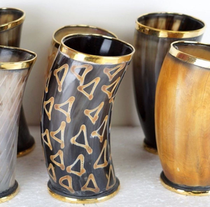 Vaso de Vidrio con Tapa de Cuerno Natural Hecho a Mano, Estilo Vikingo, Único y Ecológico para Cerveza, Sidra, Whisky y Bebidas MULTI CRAFT - Product Image 3