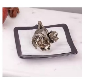 Luxurious Metal Napkin Holder with Weighted Flower Metal Napkin Box Holder for <b>Kitchen</b> <b>Table</b> Top Decoration Hot Selling - Product Image 1