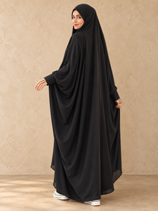 Abaya élégante noire en mousseline de soie pour femmes musulmanes avec manches ajustées et boucles pour les doigts, tenue islamique modeste pour le Hajj, l'Omra et la prière, robe longue - Product Image 1
