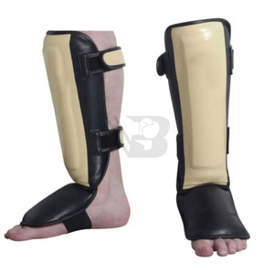 Protège-tibias rouges avec panneau blanc, fermeture à pression, écologiques et lavables pour l'entraînement de kickboxing, équipement de protection - Product Image 2