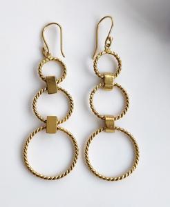 Modernos Pendientes de Flor Bohemia en Latón Chapado en Oro, Joyería de Zafiro Hecha a Mano, Elegante y de Alta Calidad, Personalizable - Product Image 5