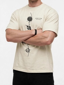 Oneten Apparel T-shirt beige à manches courtes et col rond pour homme, imprimé Space Planet, décontracté - Product Image 1