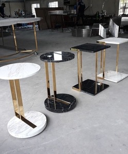 Table basse en métal décorative de style industriel moderne avec plateau et design à trois pieds, contemporaine, non pliable, pour le mobilier de salon - Product Image 4