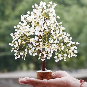 Fil de bonsaï d'arbre de pierres précieuses en cristal fait à la main avec des pierres semi-précieuses naturelles pour Feng Shui inspiré par l'Inde - Product Image 1