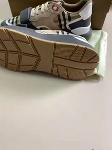 Nouvelles Baskets Plates de Luxe 2025 pour Hommes et Femmes – Design de Marque Tendance, Respirantes et Idéales pour la Marche et le Sport - Product Image 2