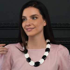 Trendy Tortoiseshell Resin Link <b>Chain</b> Necklace Chunky Lightweight Acrylic Statement Jewelry for Womens Fashion and Casual Wear - Product Image 2
