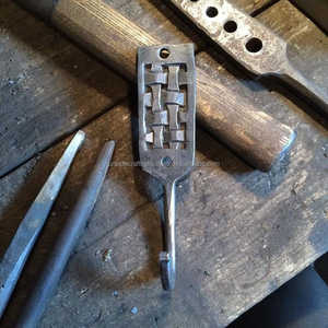 Diseño antiguo Ganchos de metal personalizados Gancho de montaje en pared de hierro forjado Color negro Cocina Espacio Animal Forma personalizada Tamaño Mayorista - Product Image 3