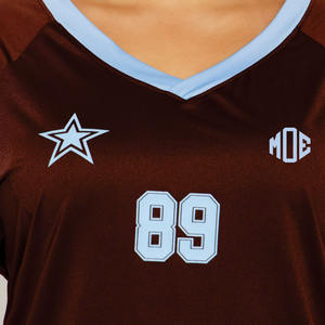 Jersey de Moda para Mujer, Manga Larga, Cuello en V, Diseño Personalizado con Rayas en Contraste, Estilo Urbano, Jersey de Fútbol Americano - Product Image 5