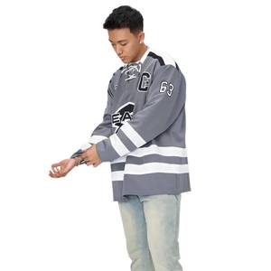เสื้อฮอกกี้น้ำแข็งโพลีเอสเตอร์แบบ OEM ปรับแต่งได้ พร้อมลายปักดิจิตอลซับลิเมชั่นและลายปักทัคเคิลทวิลล์ น้ำหนัก 260 กรัม ทรงยูนิเวอร์แซล ยี่ห้อ Eoin Winston Sports - Product Image 2