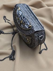 Bolso de Mano con Cierre de Solapa, Diseño Tradicional Indio Metálico Hecho a Mano, Plegable, Duradero, Portátil, con Forro de Seda, para Mujer, para Bodas - Product Image 5