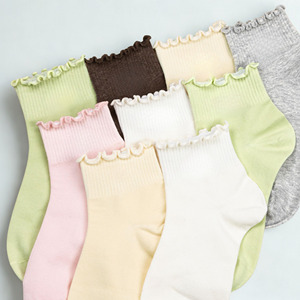 Chaussettes courtes pour femmes avec logo personnalisé, couleur unie, volants, coton, fibre de bambou, respirantes, pour un usage quotidien, chaussettes tricotées pour le printemps - Product Image 1