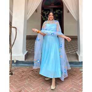 Conjunto de Traje de Chifón Aashvi Talla XS Color Azul para Clima Cálido - Product Image 3