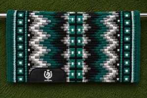 Manta de lana ecológica prémium para silla de montar western, duradera, personalizable para competición de carreras de barriles y uso en ranchos. - Product Image 1