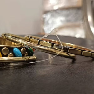 สร้อยข้อมือทองเหลืองผสมผสานดีไซน์คลาสสิกหรูหรา - Product Image 1