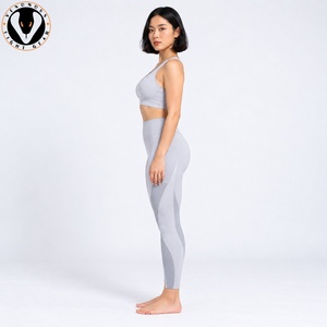 Ensemble de yoga élégant pour femmes, tissu léger, coupe moderne, idéal pour le yoga, le pilates, la course à pied, l'entraînement et les tenues décontractées actives - Product Image 6
