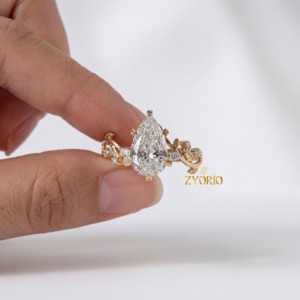 Anillo Romántico con Diamante Cultivado en Laboratorio, Corte Pera, VS, Diseño de Hoja Inspirado en la Naturaleza, Oro, para Compromiso, Boda, Aniversario, Propuesta de Matrimonio - Product Image 5