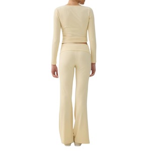 Pantalones de yoga acampanados OEM personalizados para mujer 2026, leggings de yoga con control de abdomen, pantalones de entrenamiento de pierna ancha, venta al por mayor de fábrica - Product Image 4