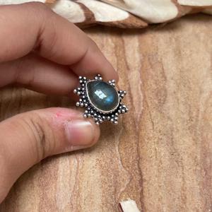 Anillo Boho de Labradorita, Anillo de Dedo de Latón para Mujer, Acabado en Plata Oxidada, Joyería Tribal [Venta al por Mayor/OEM/ODM] - Product Image 3