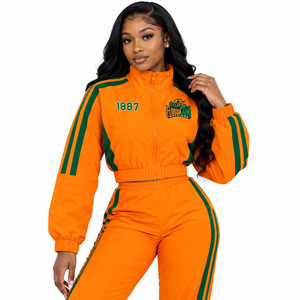 เสื้อแจ็คเก็ตกันลมแบบครอปปักลายสำหรับผู้หญิง แบรนด์ HBCU Florida A&M University ขายส่ง | - Product Image 1