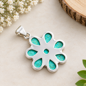 Pendentif de fiançailles en turquoise naturelle de Kingman, en argent sterling 925, serti en canal, coupe fleur poire, style vintage orthodoxe, unisexe - Product Image 4