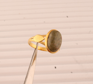 Anillo Clásico de Amatista Natural para Mujer, Chapado en Oro de 18K, Plata de Ley 925, Gema Ovalada Solitaria, Hecho a Mano - Product Image 3