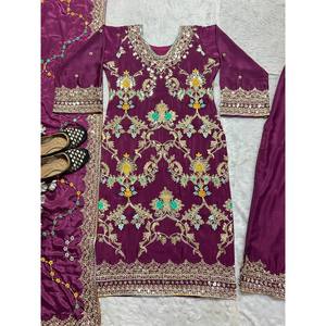 ชุดสูทปักลายสำหรับงานปาร์ตี้ของผู้หญิง - Product Image 4