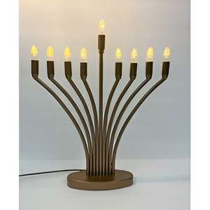 Menorah Pequeña con Acabado Dorado Antiguo para Decoración de Mesa en Hogares y Villas, Portavelas Decorativo para Hanukkah - Product Image 2