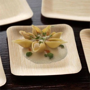Assiettes carrées compostables en feuille de palmier de 6 pouces, très demandées, pour la restauration événementielle, la vaisselle écologique pour hôtels, restaurants et cafés - Product Image 1