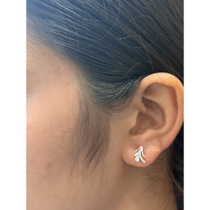 Pendientes de Diamante Cultivado en Laboratorio de 0.30 Ct, Corte Pera Curvo, Certificado IGI, Oro de 14K, Minimalistas, Finos, para Mujer, Boda, Hechos a Medida - Product Image 1