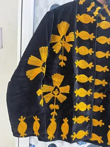 Chaqueta Étnica de Terciopelo Negro con Bordado Floral Suzani, Manga Larga, Cuello Alto, Estilo Bohemio Hecho a Mano, Ropa de Abrigo para Otoño - Product Image 3