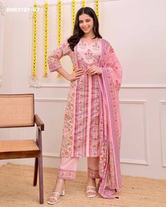 Magnifique ensemble Kurti-Pant et Dupatta en soie Morgan à imprimé numérique pour occasions spéciales, fournisseur d'Inde, achats en ligne en Inde - Product Image 2