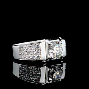 Anillo de Compromiso para Hombre con 2 Diamantes Cultivados en Laboratorio, Oro Sólido de 14K, Corte Redondo, Certificado IGI - Product Image 3