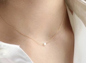 สร้อยคอหินมูนสโตนทรงกลมแบบมินิมอล เครื่องประดับสวยงาม สร้อยคอคริสตัลประจำเดือนมิถุนายน ของขวัญแฮนด์เมดสุดหรูสำหรับผู้หญิง - Product Image 6