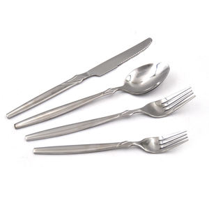 Ensemble de couverts en acier inoxydable durable et de qualité alimentaire |   Couverts hygiéniques résistants à la rouille pour les fêtes, la famille et l'usage commercial - Product Image 6