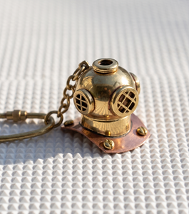 Llavero de Casco de Buceo Vintage de Latón, Colgante Redondo de Metal con Cadena, Base de Cobre, Artículo Decorativo de Regalo - Product Image 1