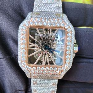Reloj de Lujo de Cuarzo para Hombre, Caja Plateada con Moissanita, 28 mm, Movimiento Analógico ETA, Día/ Fecha, Cristal de Zafiro, Cierre Oculto, Resistente al Agua 10 m - Product Image 1