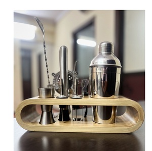 Juego de Herramientas de Bar de Acero Inoxidable Nórdico con Soporte de Madera, Capacidad de 750 ml, Diseño Moderno y Duradero para Mixología - Product Image 5