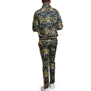 Ensemble de survêtement personnalisé pour homme, style streetwear unique, sublimation, vêtements de sport confortables, deux pièces. - Product Image 3