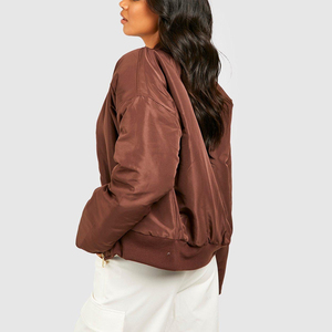 Fabricant OEM – Nouvelle Veste Bomber Matelassée pour Femme 2026 de Haute Qualité avec Détails Rivetés, Rembourrage Coton, Respirante et Confortable - Product Image 3