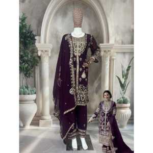 Ensemble de costume pour femmes de designer avec broderie de paillettes multi-aiguilles - Product Image 1