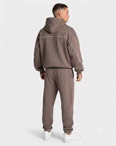 Ensemble de survêtement personnalisé pour homme, couleur moka, coupe oversize avec détails contrastants, en molleton de coton de qualité supérieure, comprenant un sweat à capuche et un pantalon de survêtement à jambes larges, vente en gros - Product Image 2