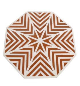 Support à gâteau rond en bois écologique de designer avec base en métal, motif soleil, pour présentation de desserts sur table de mariage - Product Image 4