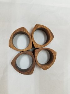 Anneaux de serviette en bois naturel rustique, accessoires de table faits à la main pour salles à manger, restaurants, hôtels et décoration d'événements - Product Image 2