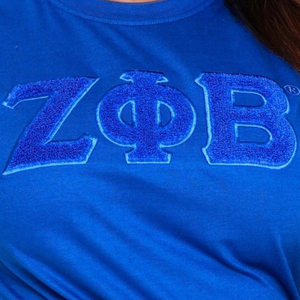 เสื้อยืด Zeta Phi Beta สีน้ำเงิน ผ้าเชนิลล์ สำหรับผู้หญิง ปักลายตัวอักษรกรีก เสื้อชมรมนักศึกษา ดีไซน์ทันสมัย สวมใส่สบาย เนื้อผ้านุ่มพิเศษ - Product Image 6