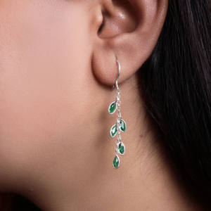 Hermosos y Elegantes Pendientes Colgantes con Forma de Hoja Verde Esmeralda, Joyería de Plata de Ley 925 para Mujeres y Niñas, para Usar en Fiestas - Product Image 2