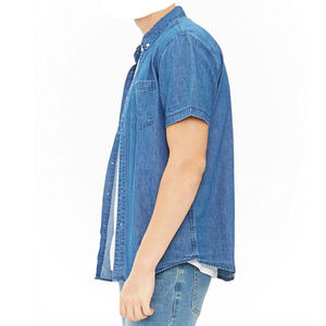 เสื้อเชิ้ตยีนส์แขนสั้นทรงหลวมผ้าทวิลล์คอตตอน 100% สไตล์ลำลองติดกระดุม ขายส่ง เสื้อผ้าสตรีทแวร์ฤดูร้อน รับผลิตแบบ OEM ODM - Product Image 3