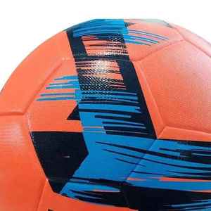 Ballon de football personnalisé avec logo imprimé, dernier design, promotionnel, pour l'entraînement sportif, léger et résistant à l'eau - Product Image 3