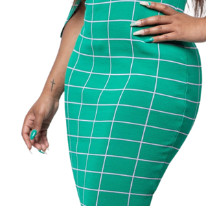 Vestido Verde a Cuadros Oxford para Mujer con Mangas Tipo Capa, Elegante Diseño a Cuadros, Hombros Caídos, Atuendo Casual para Fiesta, Moda Elegante para Damas - Product Image 3